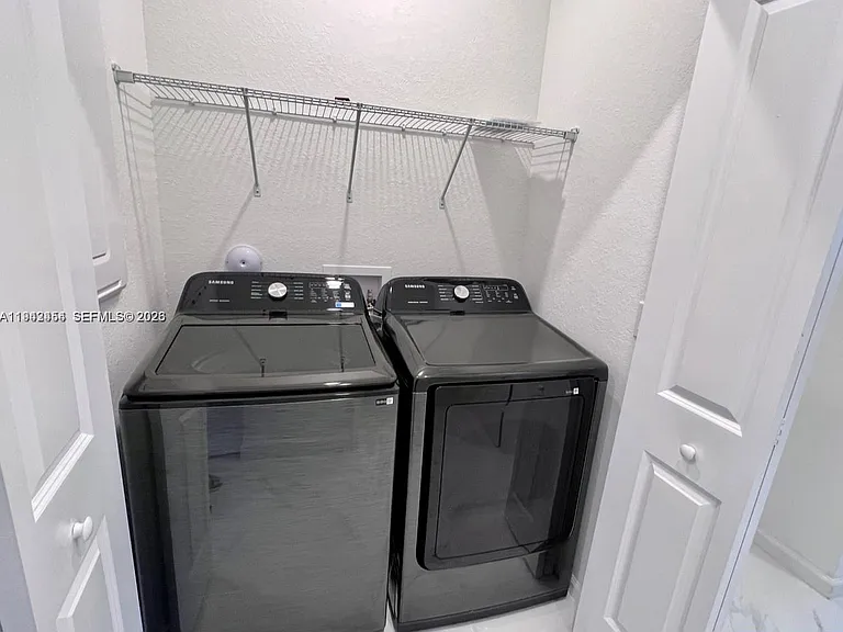 SW 2nd Pl — Photo 5