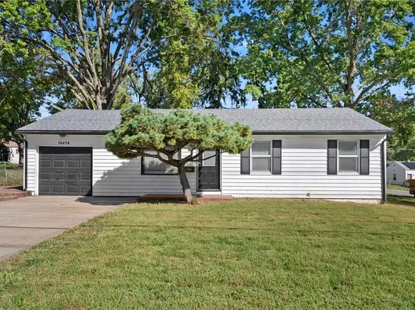 16618 E Salisbury Rd, Independence, MO 64056