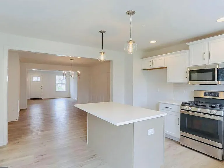 232 Highland Ct — Photo 15