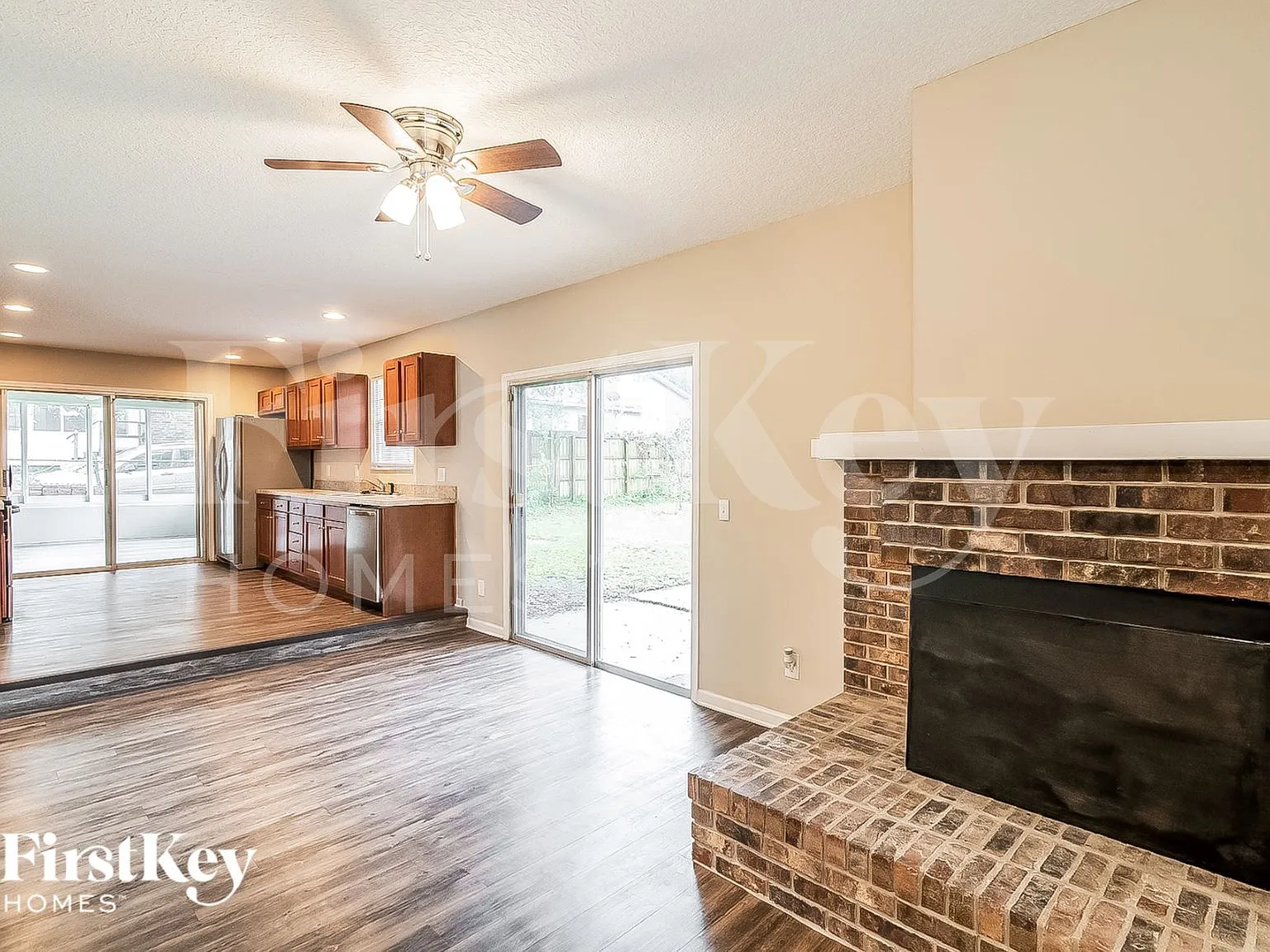 3 bed, 2.0 bath, 1493 sqft, $1,850 — Photo 2