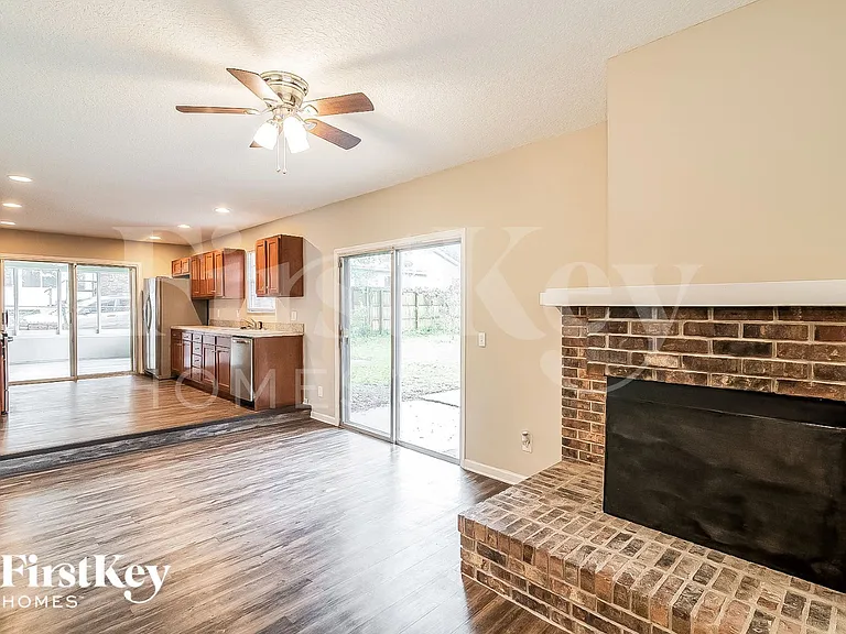 1572 Sonoma Ct — Photo 2