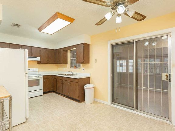 5th image of 2355 Gertrude Cir