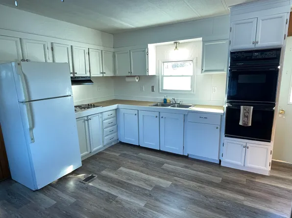 55 Hillside Drive, Sabattus, ME 04280