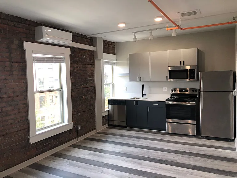 The Lindley — Photo 9