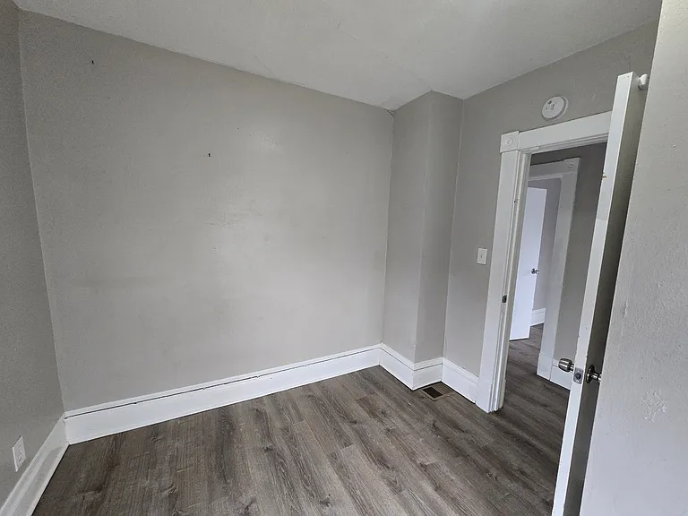 214 Edwards St — Photo 28