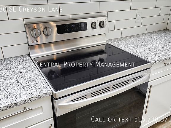 4th image of 680 SE Greyson Ln