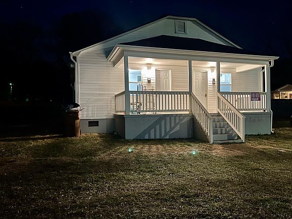 2nd image of 609 S Edwards St #609