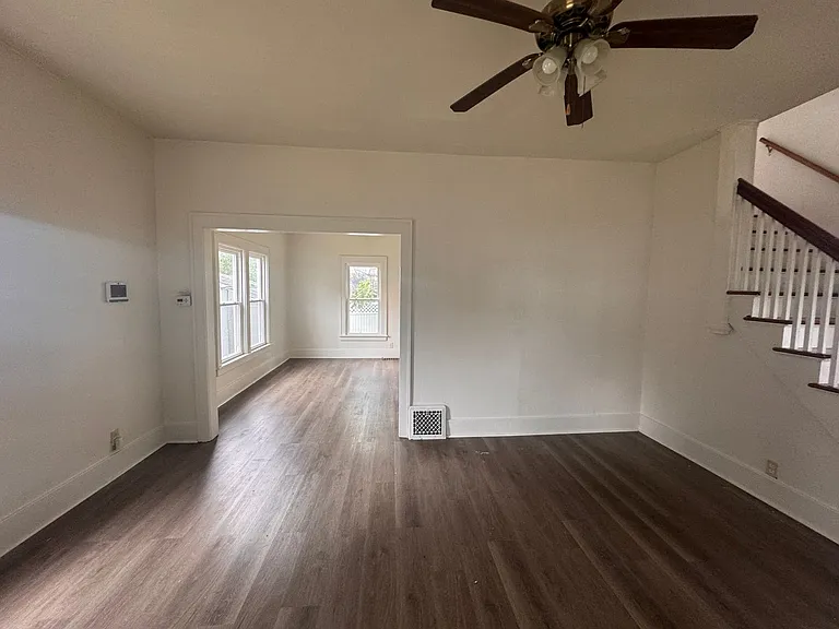 628 W Thomas St — Photo 2