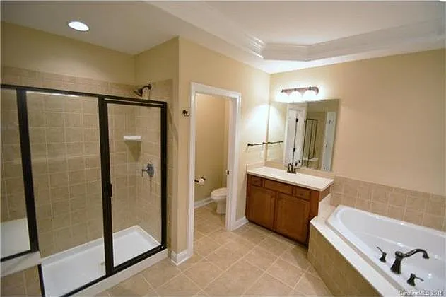 16434 Hawfield Woods Ln — Photo 16