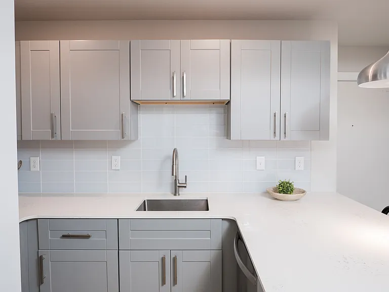 509 E White St #16 — Photo 8