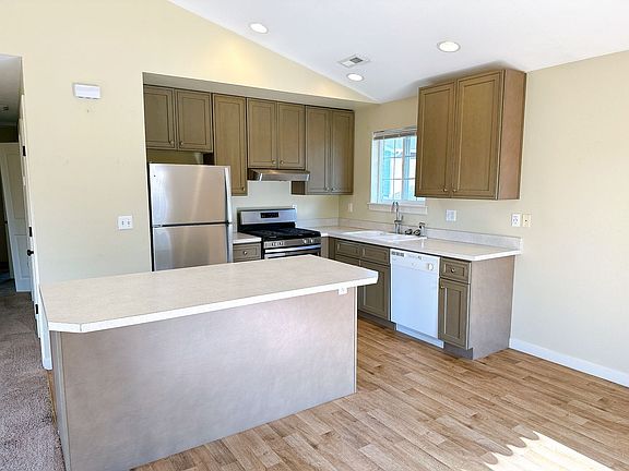 5th image of 3035 Pacific St #3035
