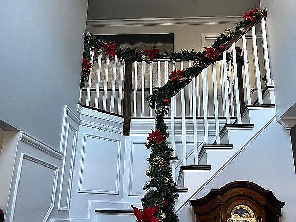 Wainscoating & Crown Mouldin