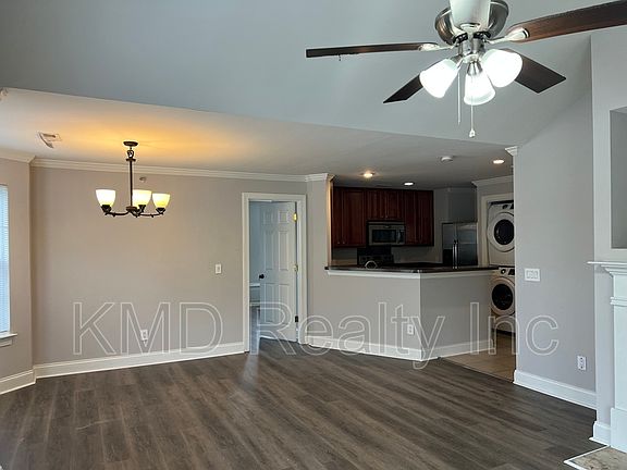 3rd image of 6816 Park Place Dr