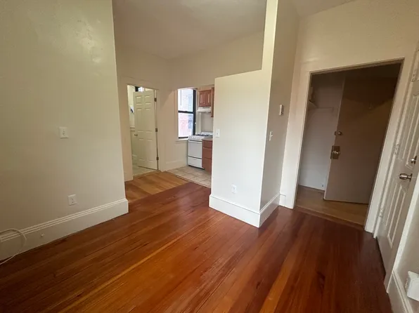 1234 Commonwealth Ave #17, Allston, MA 02134