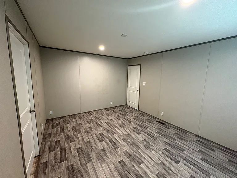 690 Rose Blvd — Photo 13