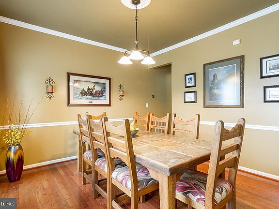 3rd image of 72 Chadwick Dr