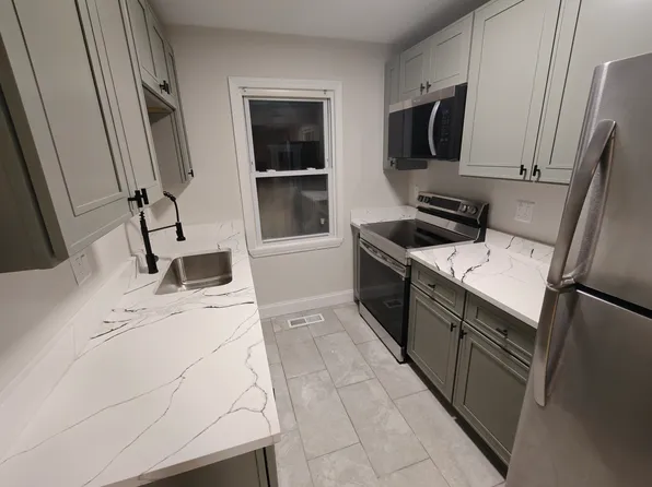 10311 Albany Ave, Oak Park, MI 48237