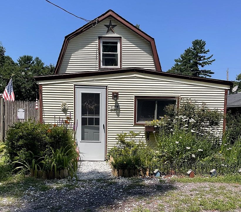 1st image of 133 Waltham St