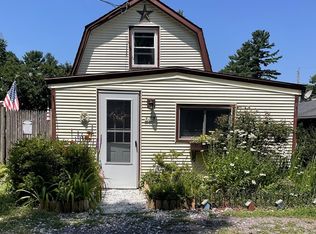 133 Waltham St, Halifax, MA 02341