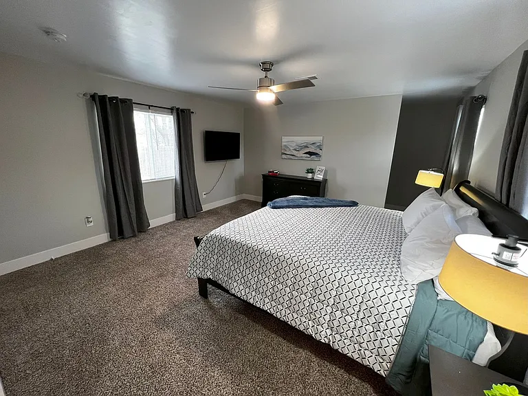 956 Olympia Dr — Photo 54