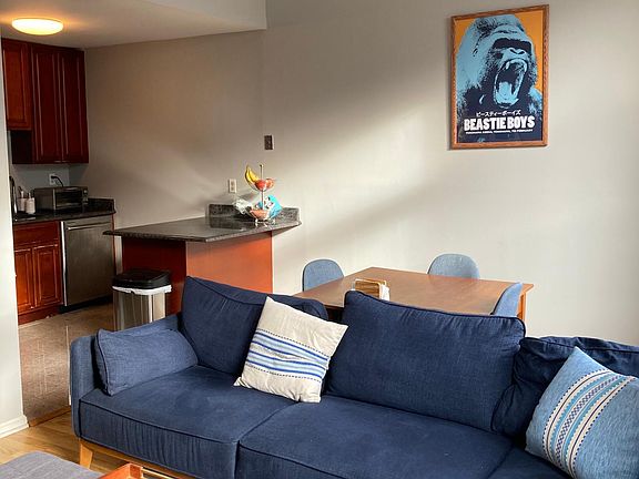 3rd image of 513 Catharine St Floor 2