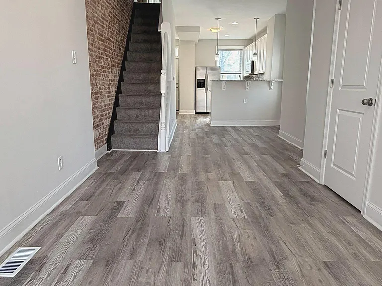 2631 W Cold Spring Ln — Photo 6