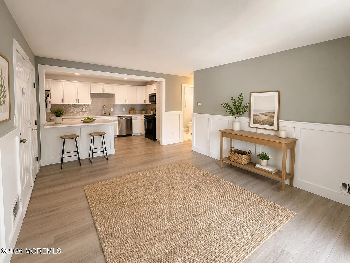 2 bed, 881 sqft, $1,800 — Photo 3