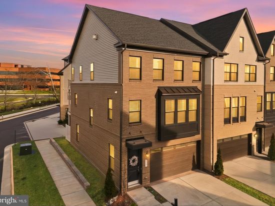 4901 Longmire Way, Chantilly, VA 20152