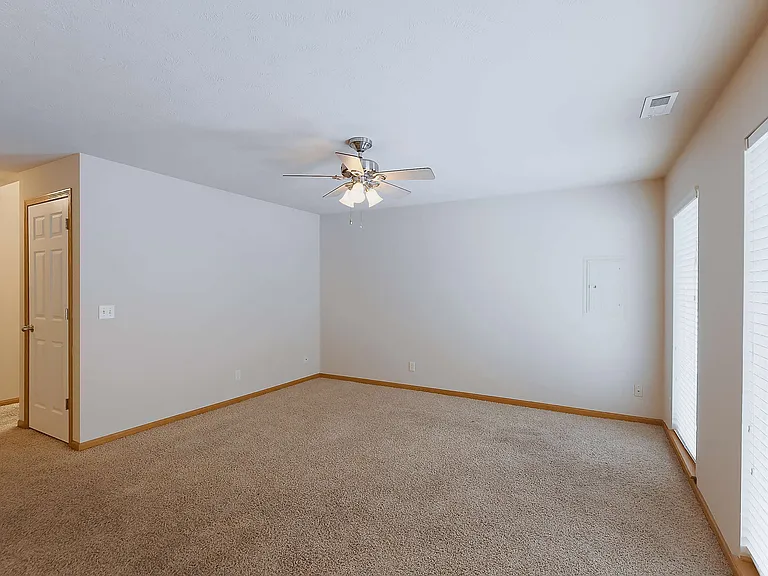 8815 Venice Ln — Photo 2