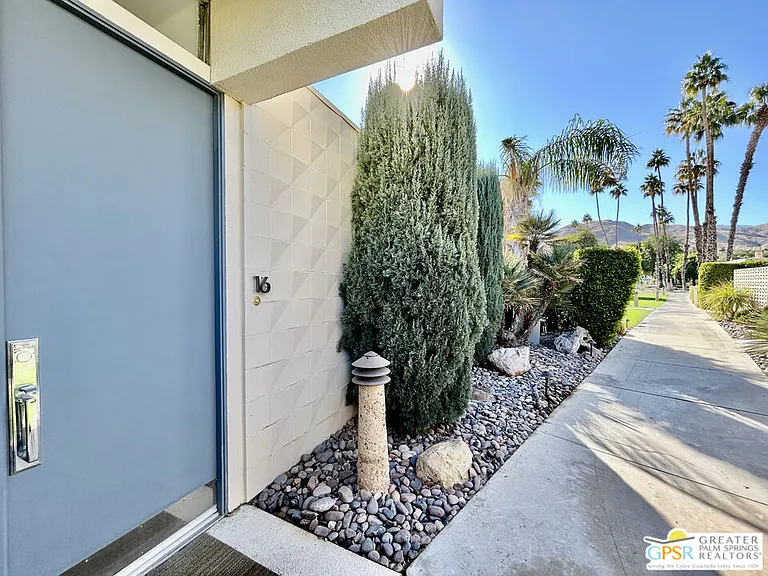 16 Lakeview Cir — Photo 38