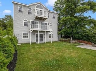 67 Lawrence Ct, Tiverton, RI 02878
