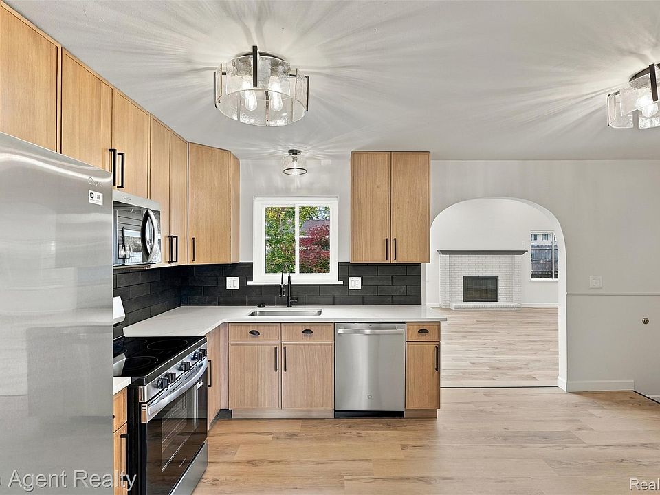 24223 Ramsgate St, photo 7