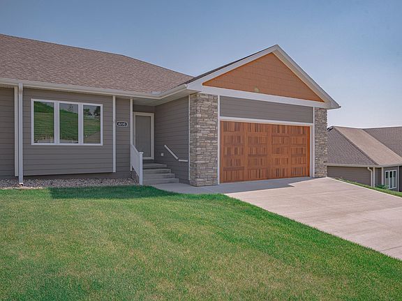 3rd image of 4230 Fremar Dr