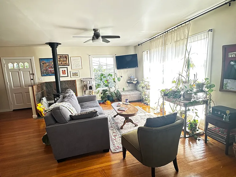 2720 Geneva St — Photo 13