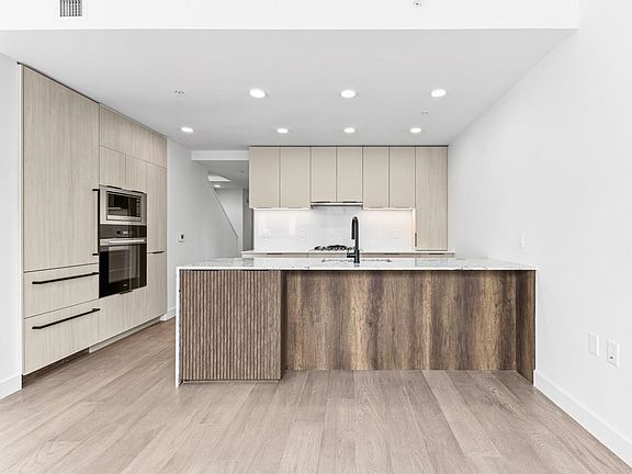 3rd image of 3590 W 39th Ave #303