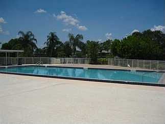 5th image of 18081 SE Country Club Dr APT 11-107
