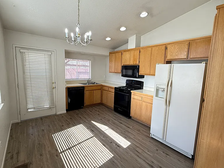 7607 Water View Way — Photo 5