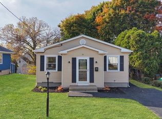 20 Sycamore St, Fairhaven, MA 02719