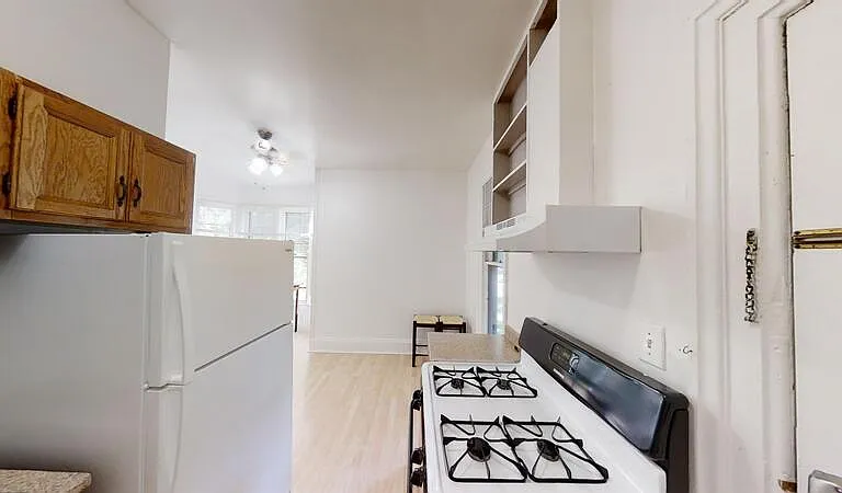 610 Lawrence St #1 — Photo 4