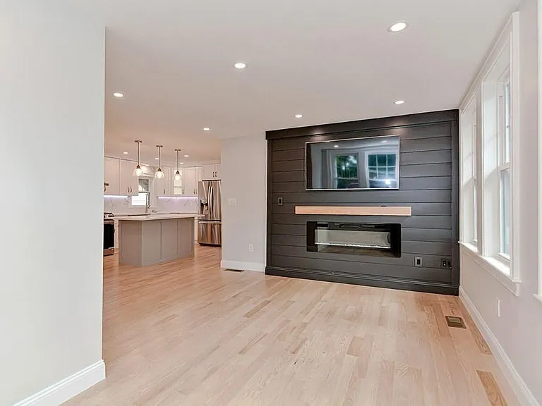 64 Crescent St #1 — Photo 12