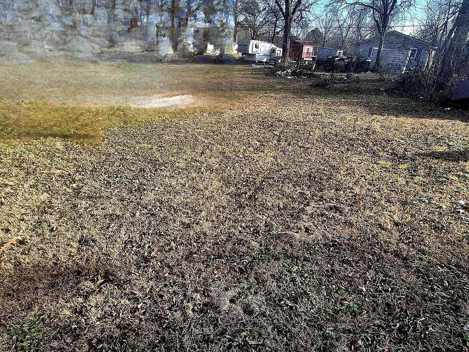 1st image of 608 E Adams St