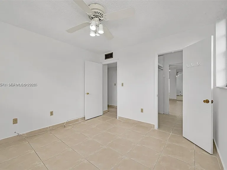 5050 NW 7th St #202 — Photo 16