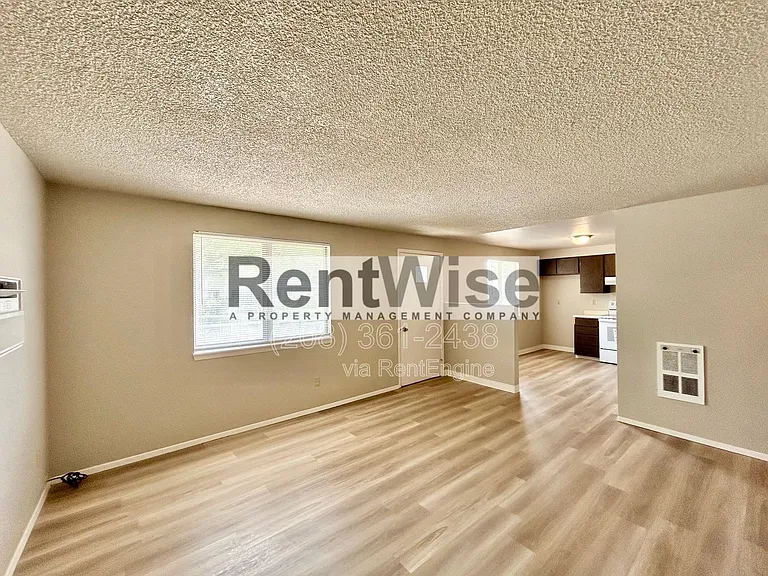 776 W Pennsylvania St — Photo 5