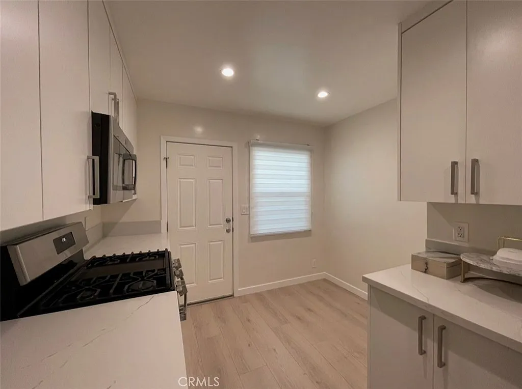 1 bed, 650 sqft, $2,500 — Photo 3