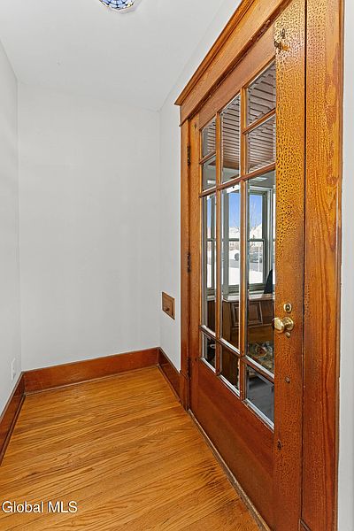 5th image of 130 Rosemont Street