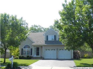 39 Shenandoah Dr, Lakewood, NJ 08701