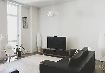 Rented by R New York