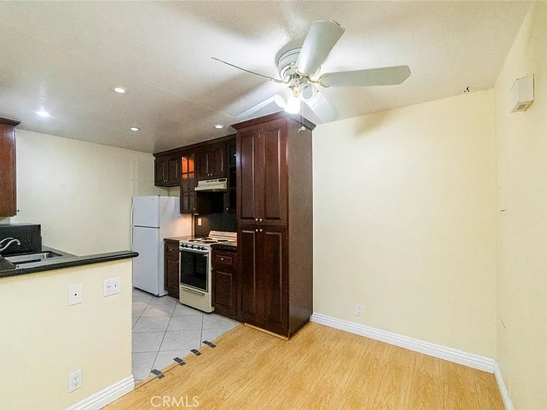 26212 E Sanz — Photo 7