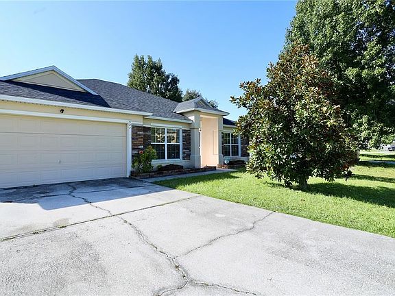 4th image of 527 Carlsbad Dr