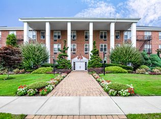 55 Lenox Rd APT 3T, Rockville Centre, NY 11570